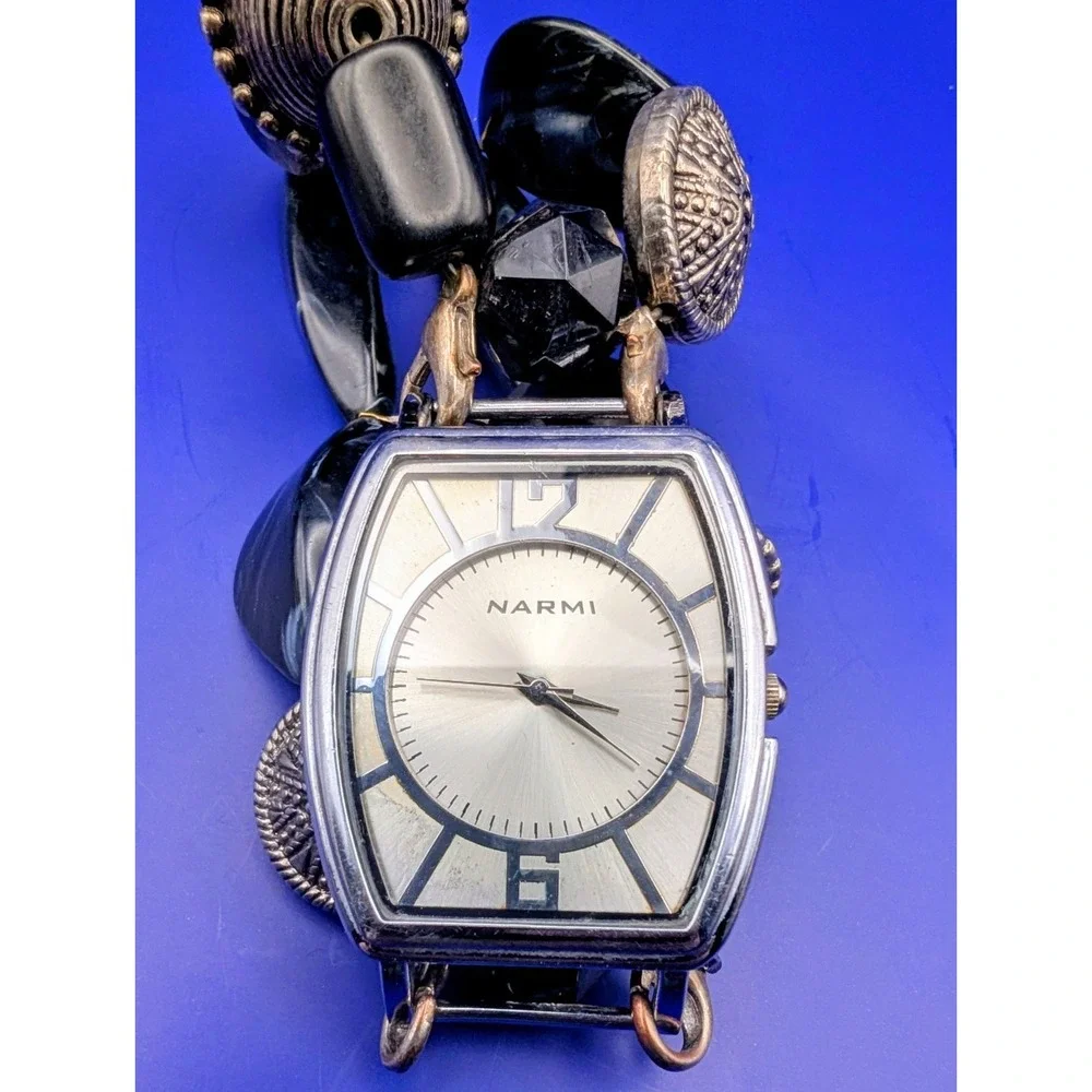 Narmi Watch Women Dial‎ Silver Black/Silver Beaded Stretch Band - New Battery